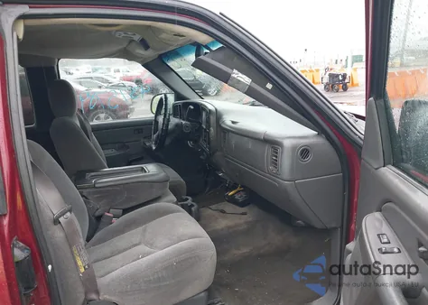 2005 Chevrolet Silverado 1500 Ls z USA, uszkodzony, nr VIN 2GCEC19T751328723